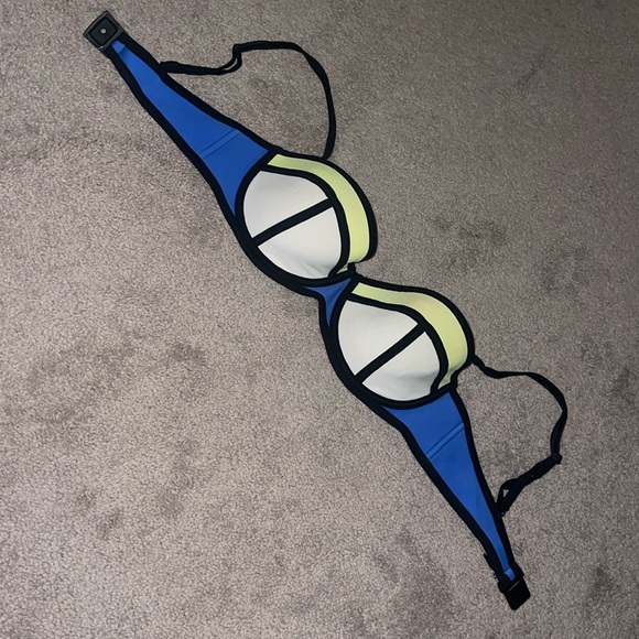 Triangl Bikini, bottoms L top Small+ - Picture 5 of 5